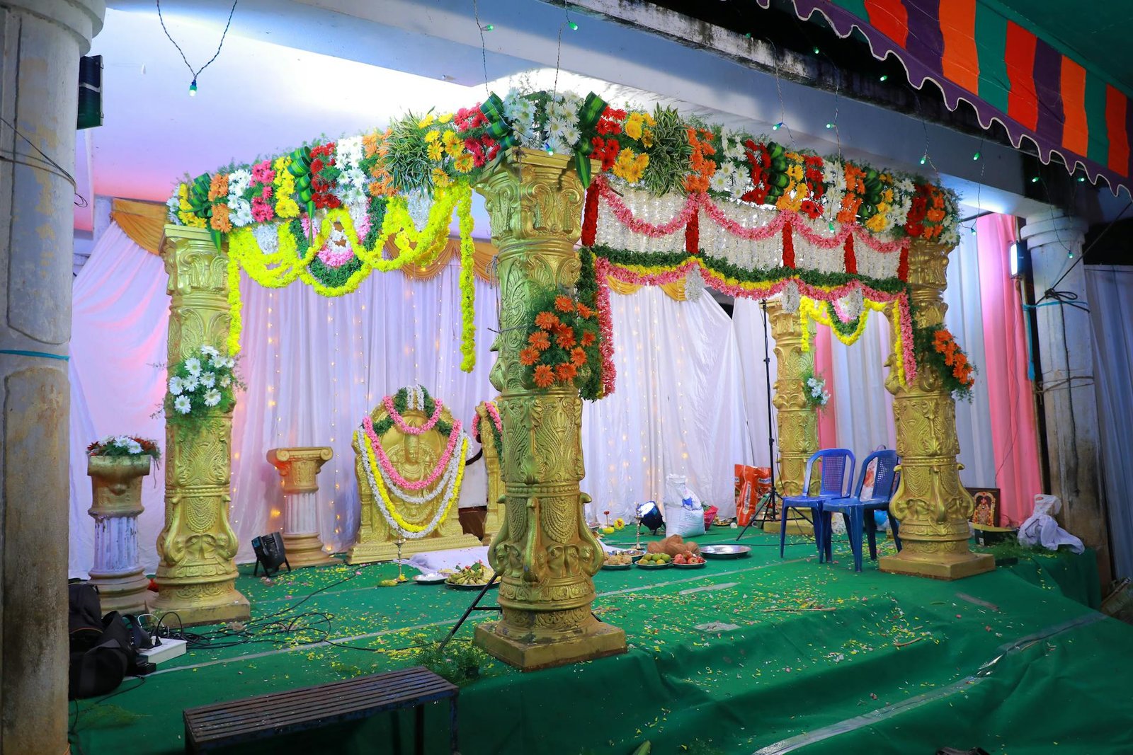 Corporate gala lighting setup